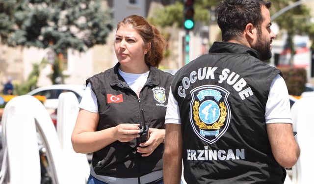 Çocuk Şube Ekipleri Halkı Bilgilendiriyor