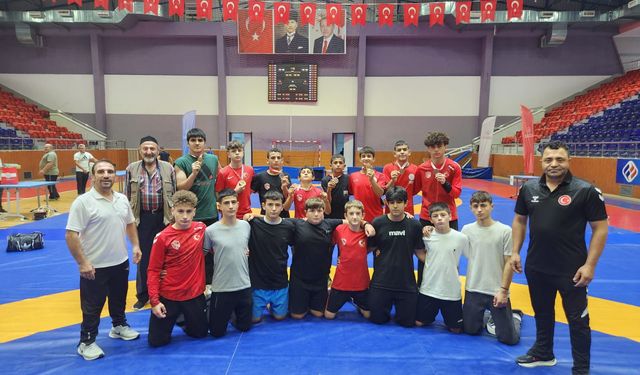 Erzincan Güreş Takımı Grup 2. Si Oldu