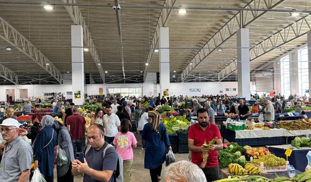 Cumartesi Pazarı En Fazla Tercih Edilen Halk Pazarı Oluyor