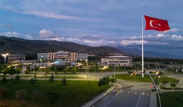 Milletvekili Karaman’dan EBYÜ öğrencilerine “Hoşgeldiniz” Mesajı