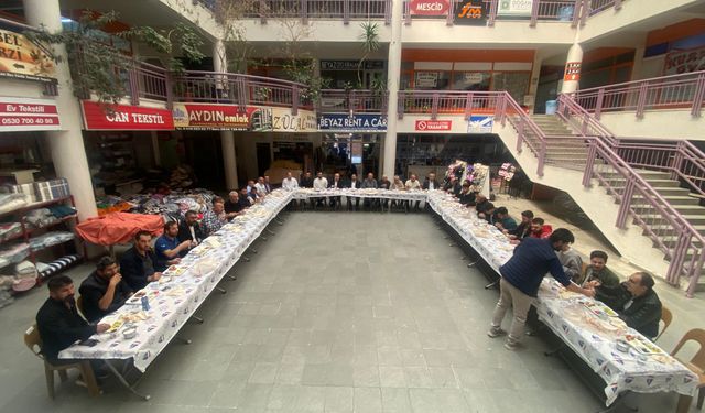 Murat İş Hanı Esnafı Kahvaltıda Buluştu