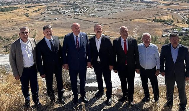 Yenilenmesi Gereken Atatürk Portresini Ziyaret Ettiler