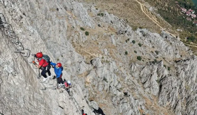 Kemaliye’deki "Via Ferrata" Parkuru Adrenalin Tutkunlarının Rotası Oldu