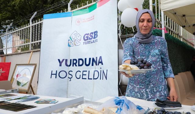 Üniversite Öğrencileri Tulum Peyniri ve Cimin Üzümüyle Karşılandı