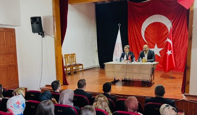 Kemaliye’de Eğitim-Öğretim Yılı İstişare Toplantısı Yapıldı