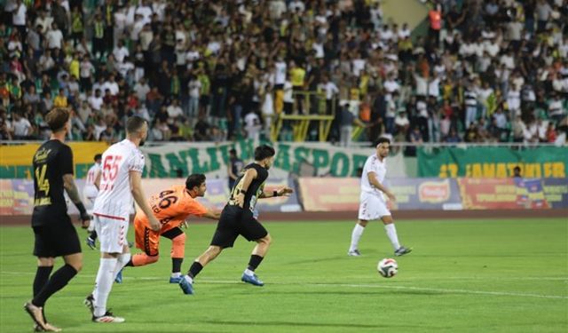 Şanlıurfaspor-3  Anagold 24 Erzincanspor-1