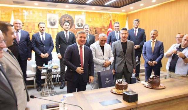 Vali Aydoğdu “Bizim Tuncay” ın Doğum Gününü Unutmadı