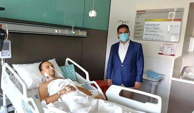 Doktor Oğlu, Profesör Babaya Karaciğerini Verdi