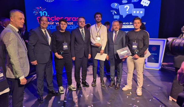 Erzincanlı Gençler Bilgi Yarışmasında Türkiye 2. Si Oldu