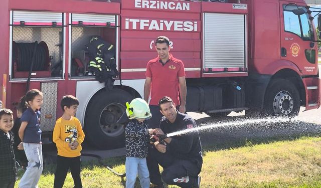 Minik Öğrencilerden İtfaiye Müdürlüğüne Ziyaret