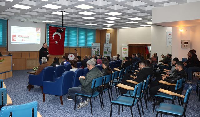 Enstitüde Güvenli Yarınlar İçin AFAD Eğitimi