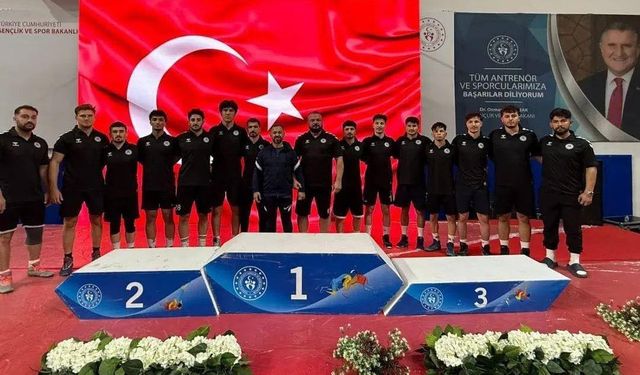 Grekoromen Güreşte Erzincan Ekibi Yarı Finale Çıktı