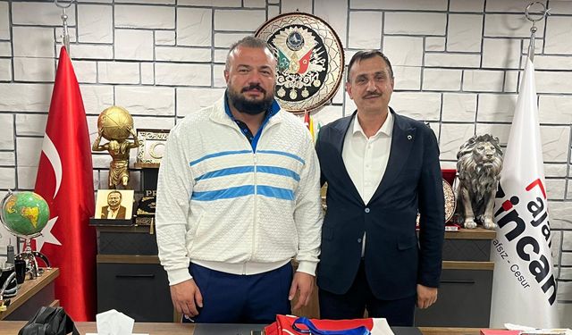 İş İnsanı Ali Şimşek’ten Ajans Erzincan’a Ziyaret