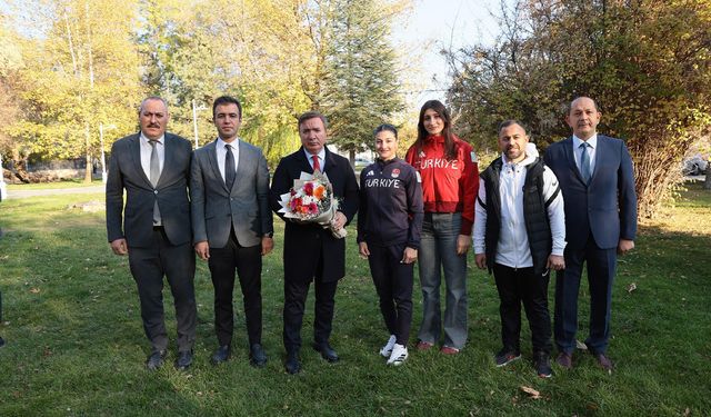 Vali Aydoğdu, Erzincanlı Sporcuların Başarısını Tebrik Etti
