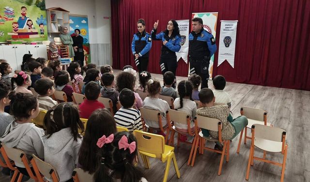 Polislerden Öğrencilere Güvenlik Eğitimi