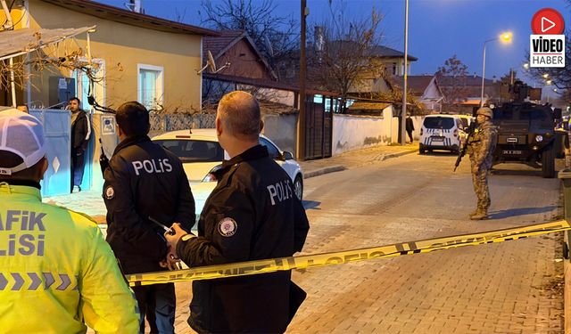 Fatih Mahallesinde Baba Oğlunu Vurdu Sonra İntihar Etti