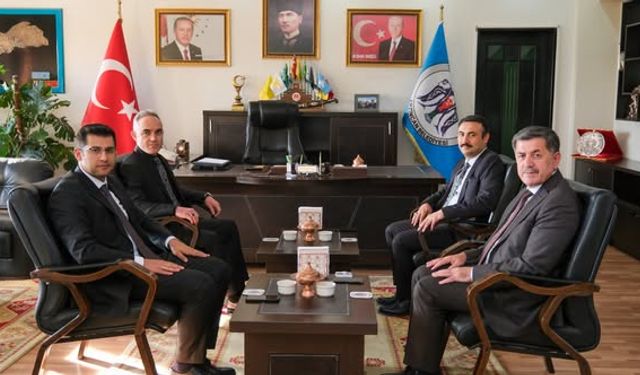 Öğretmenler Gününde Başkan Aksun’u Unutmadılar