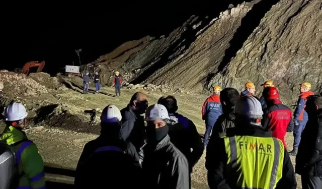 Kemaliye Belediyesi’nden Divriği’deki Göçük Çalışmalarına Destek