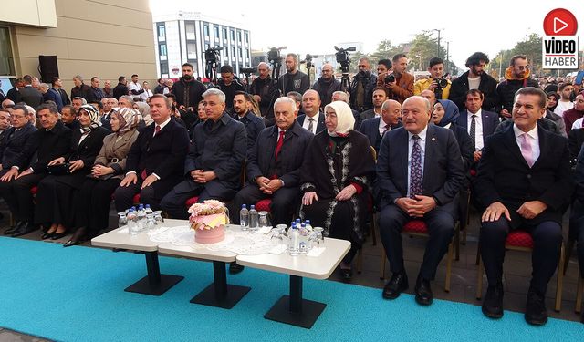 Mengücek Gazi Eğitim Araştırma Hastanesi’nin Açılışı Yapıldı