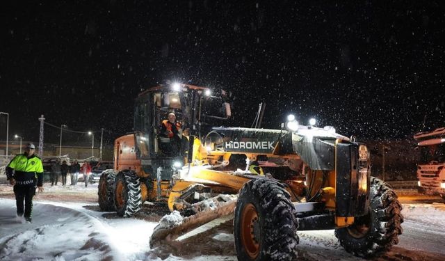 Erzincan Valisi Karla Mücadele Çalışmalarını Sahada Takip Etti