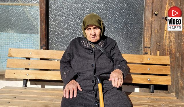 90 Yaşında Fikriye Güller Manileriyle Hayran Bırakıyor