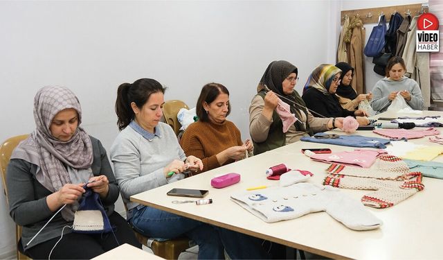 ERMEK Tığ Örücülüğü Kursuna Yoğun İlgi Var