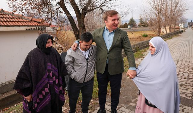 Sümeyra ve Ahmet’in Umre Yolculuğu Başladı