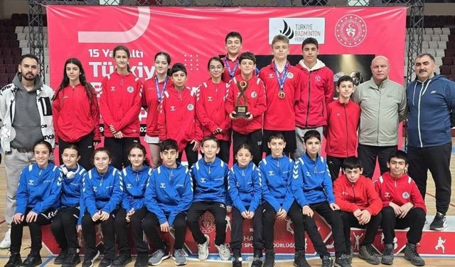 Badminton'da Erzincan Rüzgârı: 3 Şampiyonluk, 1 İkincilik