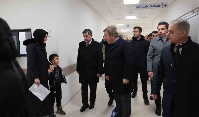 Vali Aydoğdu Yeni Yıla Hastanede Girdi