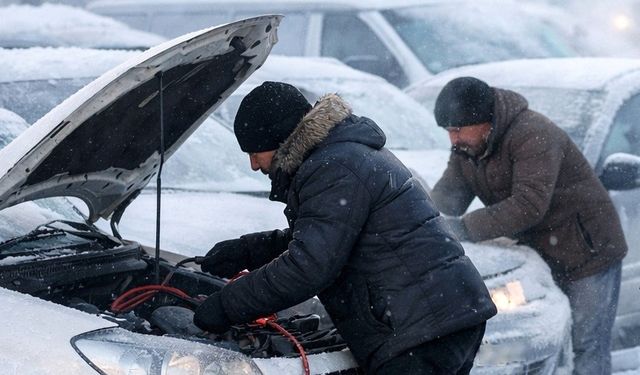 Zemheri Erzincan'ı Dondurdu: Araçlar Sabah Çalışmadı