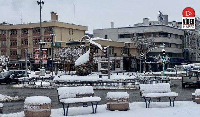 Erzincan Güne Karla Uyandı