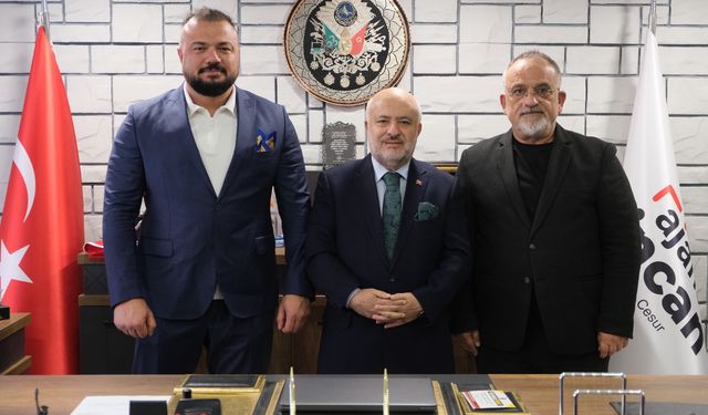 Bakan’dan Gazeteciler Günü Ziyareti