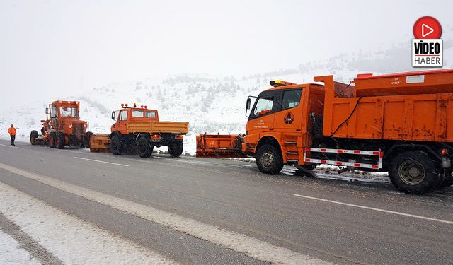 Erzincan-Sivas ve Gümüşhane Yolunda Kar Çilesi