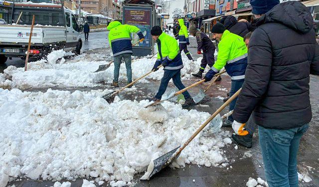 Erzincan’da Karla Mücadele Çalışmaları Aralıksız Sürüyor
