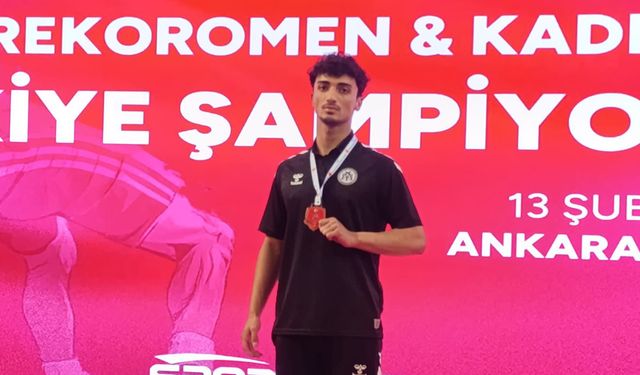 Erzincanlı Güreşçi Ahmet Bilal Akbaş Türkiye Üçüncüsü Oldu