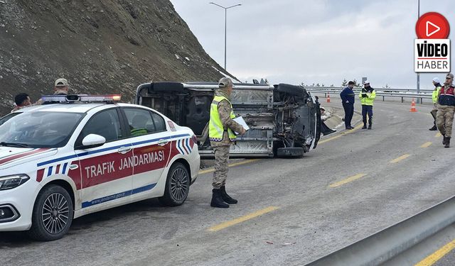Erzincan'da Emniyet Kemeri Hayat Kurtardı: 2 Kişi Kazayı Yara Almadan Atlattı