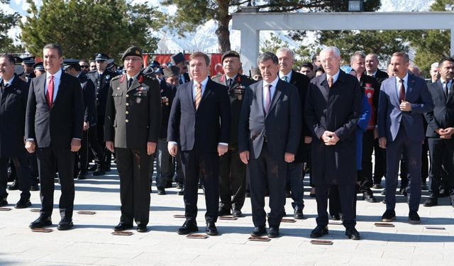 Erzincan'da 18 Mart Töreni: Şehitler Dualarla Anıldı