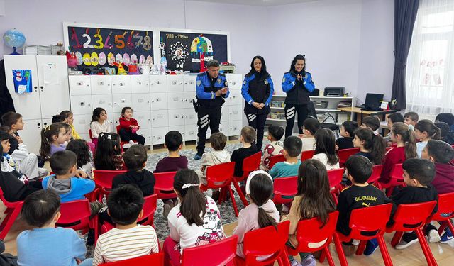 Çocuk Polisinden Güvenlik ve Trafik Eğitimi