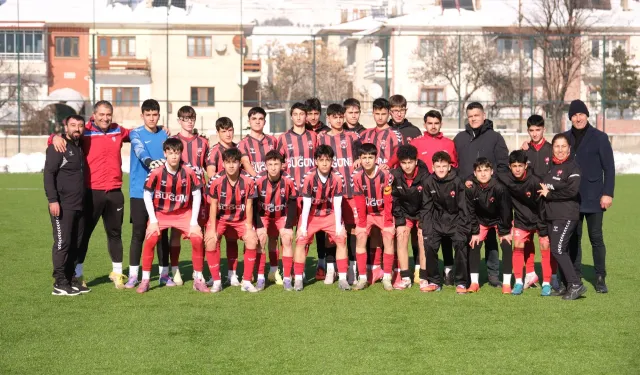 U15’te Şampiyonluk 24 Erzincanspor’un