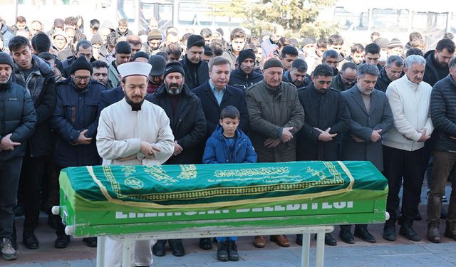 Merhum Öğretmen İçin Terzibaba Camii'nde Cenaze Töreni