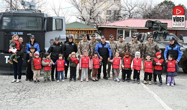 Çocuklar Polislik Mesleğini Yerinde Tanıdı