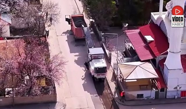 Fen İşleri Müdürlüğü Ekipleri Güvenli Yollar İçin Sahada