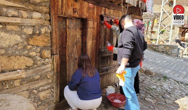 Kemaliye’de Tarihi Ahşap Mimariyi Koruma Çalışması Başlatıldı