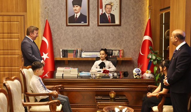 Vali Aydoğdu Makamını Öğrenci Mihriay Keskin'e Devretti