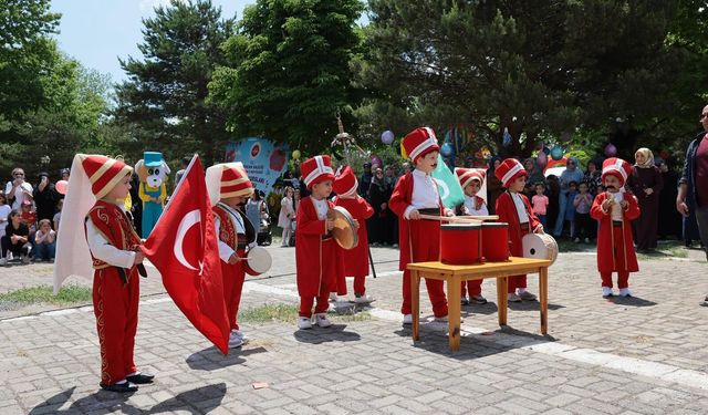Miniklerden Gönülleri Isıtan Kapanış Şenliği