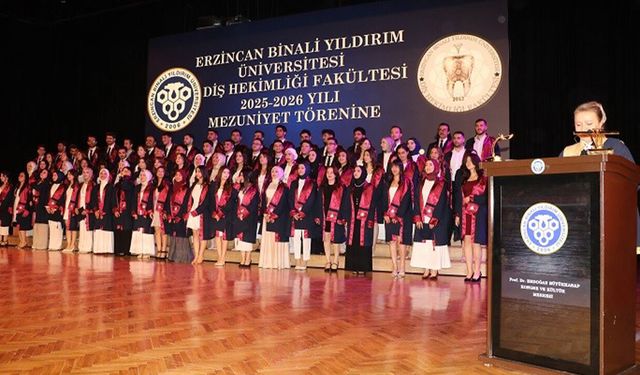 Erzincan'da 82 Genç Diş Hekimi Mezuniyet Coşkusu Yaşadı