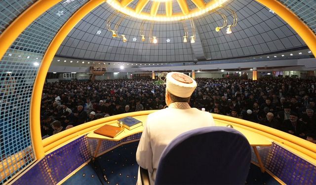 Diyanet'ten Cuma Hutbesinde 'Aile Olmak' Vurgusu