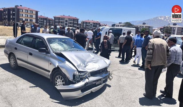 Erzincan'da Maddi Hasarlı Trafik Kazası
