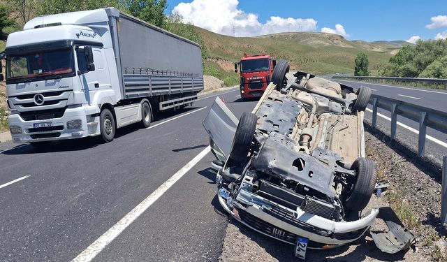 Kontrolden Çıkan Otomobil Takla Attı