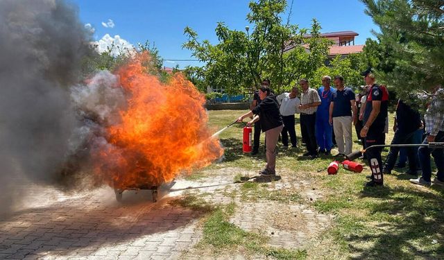 Üzümlü Devlet Hastanesi Personeline Uygulamalı Yangın Eğitimi